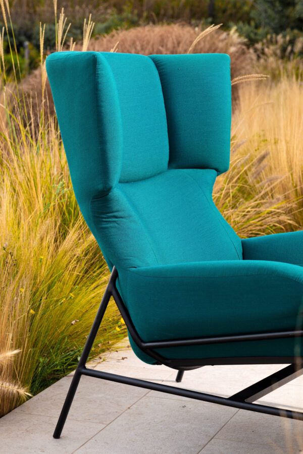 Bluf Lounge Chair